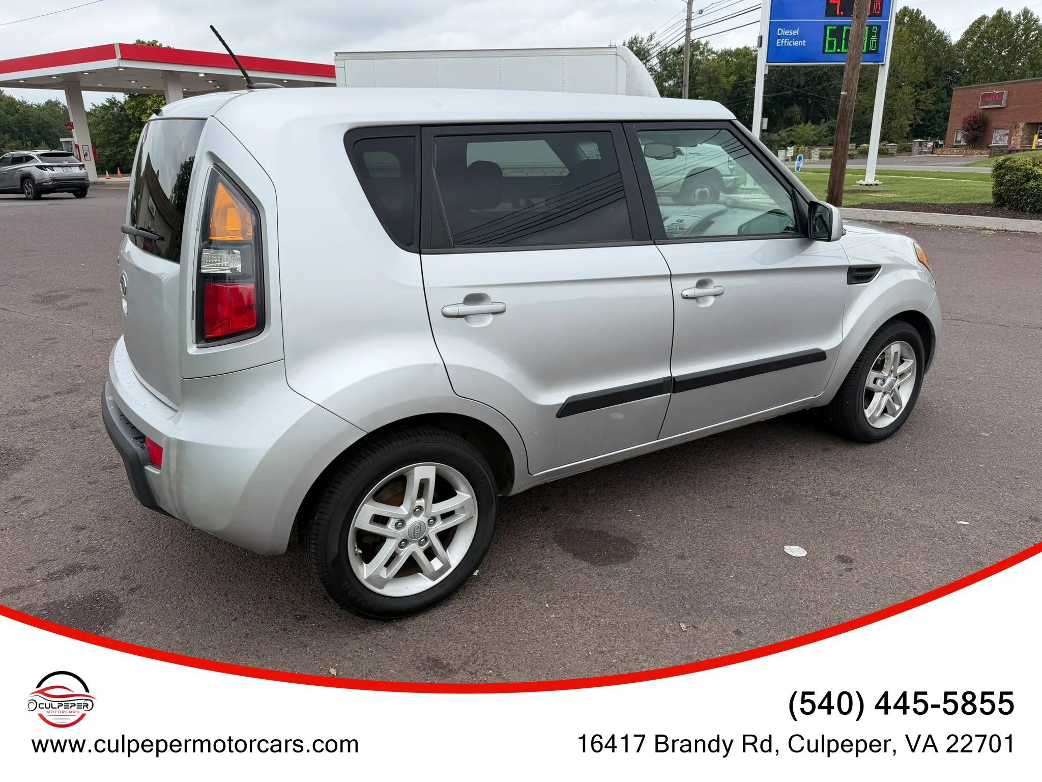 Used 2011 Kia Soul + FWD image 5