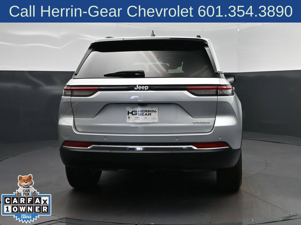 Used 2025 Jeep Grand Cherokee Laredo X w/ Luxury Tech Group I RWD image 6