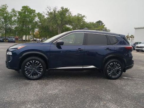 Certified 2025 Nissan Rogue Platinum image 7