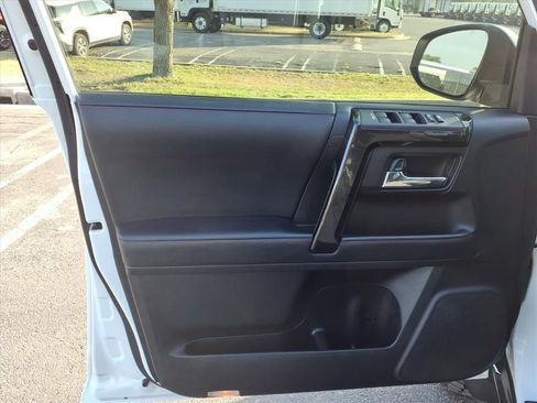 Used 2021 Toyota 4Runner TRD Off-Road image 13