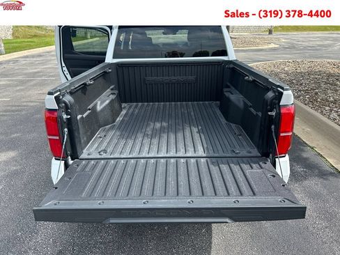 Certified 2024 Toyota Tacoma SR5 AWD/4WD image 21