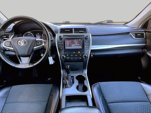 Used 2015 Toyota Camry SE FWD image 16
