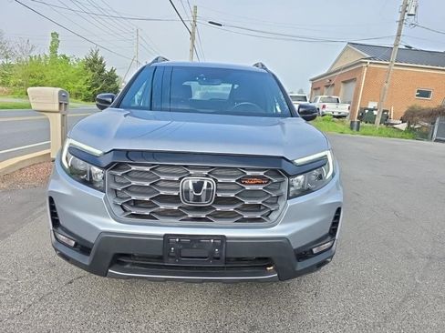 Used 2023 Honda Passport TrailSport image 3