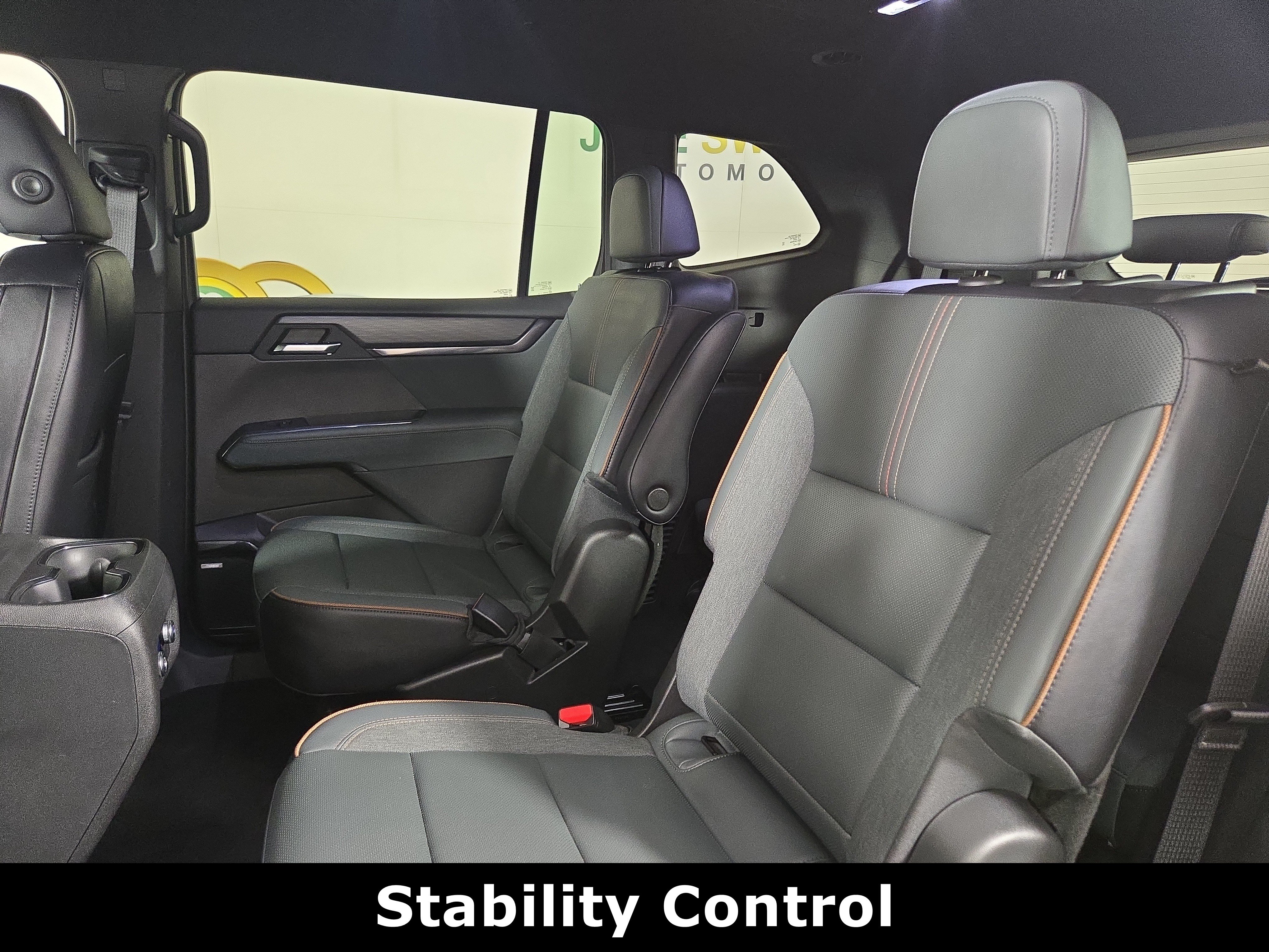 Certified 2025 GMC Acadia AT4 AWD/4WD image 12