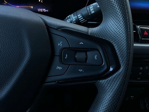 Used 2025 Chevrolet TrailBlazer LT image 32