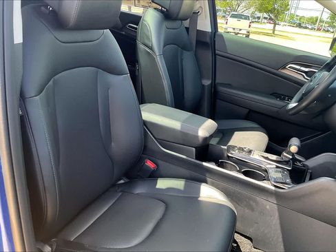 Certified 2025 Kia Sportage EX w/ Premium Package FWD image 11