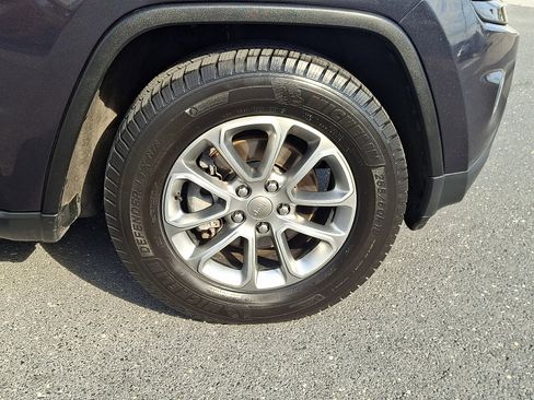 Used 2015 Jeep Grand Cherokee Limited AWD/4WD image 8