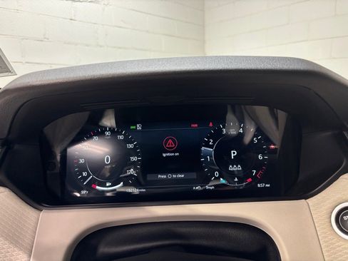 Used 2021 Land Rover Range Rover Velar R-Dynamic S image 16