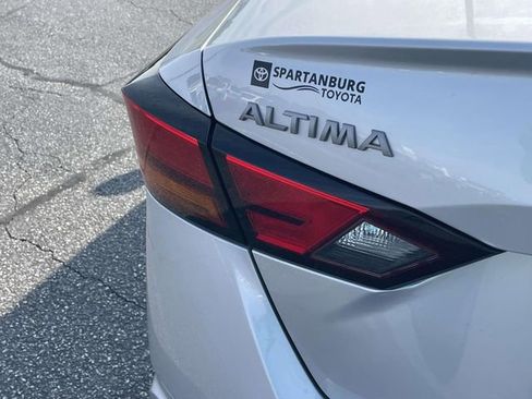 Used 2024 Nissan Altima 2.5 SR FWD image 11
