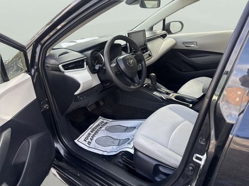 Used 2020 Toyota Corolla LE image 15