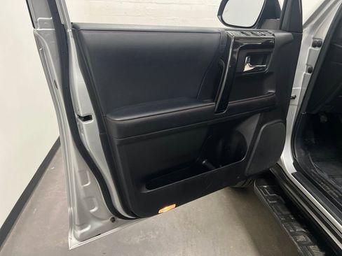 Used 2024 Toyota 4Runner TRD Off-Road Premium image 13