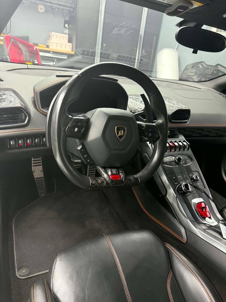 Used 2017 Lamborghini Huracan LP 580-2 RWD image 15
