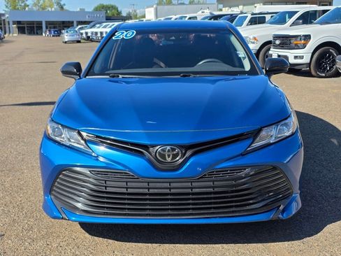 Used 2020 Toyota Camry LE image 3