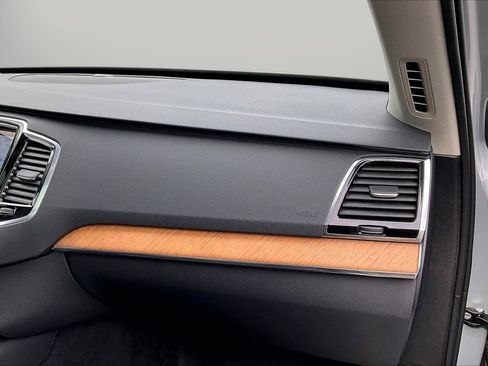 Used 2024 Volvo XC90 B5 Plus image 22