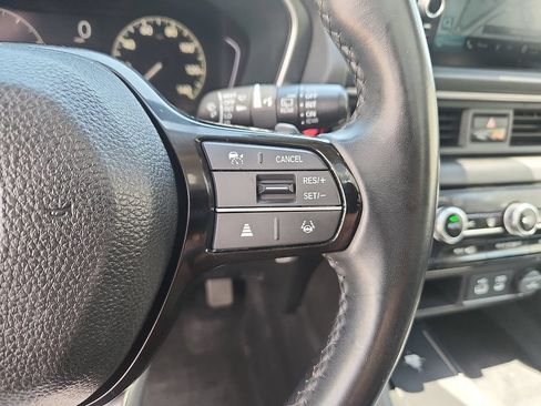 Used 2024 Honda Pilot Touring image 19