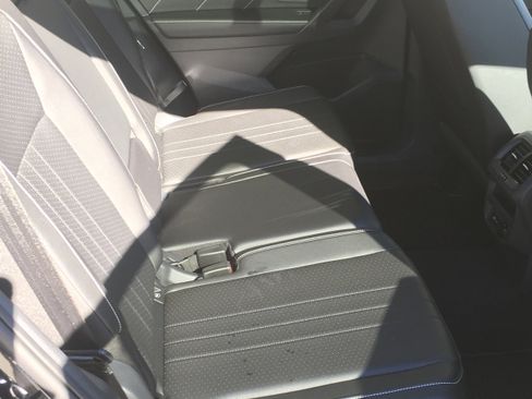 New 2024 Volkswagen Tiguan SE R-Line image 6