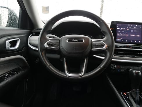 Used 2022 Jeep Compass Latitude image 19