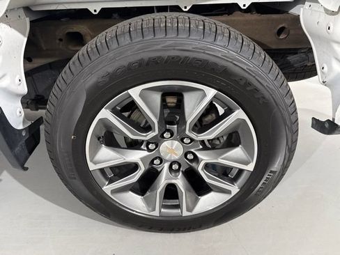 Used 2024 Chevrolet Silverado 1500 LT AWD/4WD image 6