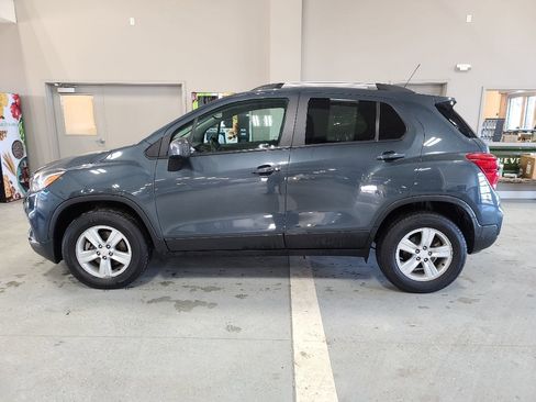 Used 2022 Chevrolet Trax LT w/ Driver Confidence Package image 1