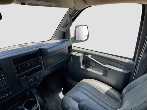 Used 2023 GMC Savana 2500 w/ Driver Convenience Package RWD image 20