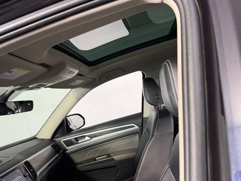 Used 2023 Volkswagen Atlas SE w/ Panoramic Sunroof Package AWD/4WD image 19