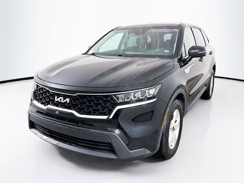 Used 2023 Kia Sorento LX image 14
