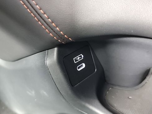 Certified 2025 Honda HR-V Sport image 32