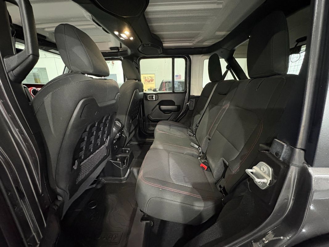 Used 2021 Jeep Wrangler Unlimited Rubicon AWD/4WD image 38