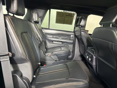 Used 2023 Ford Expedition Platinum image 29