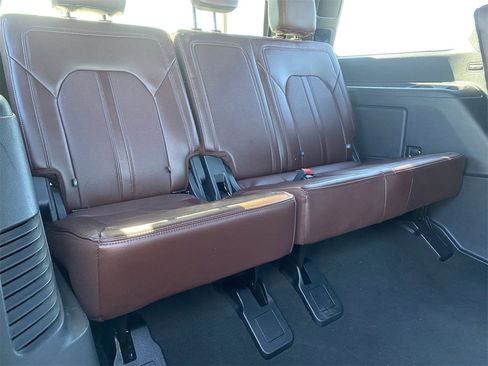 Used 2023 Ford Expedition Limited image 12