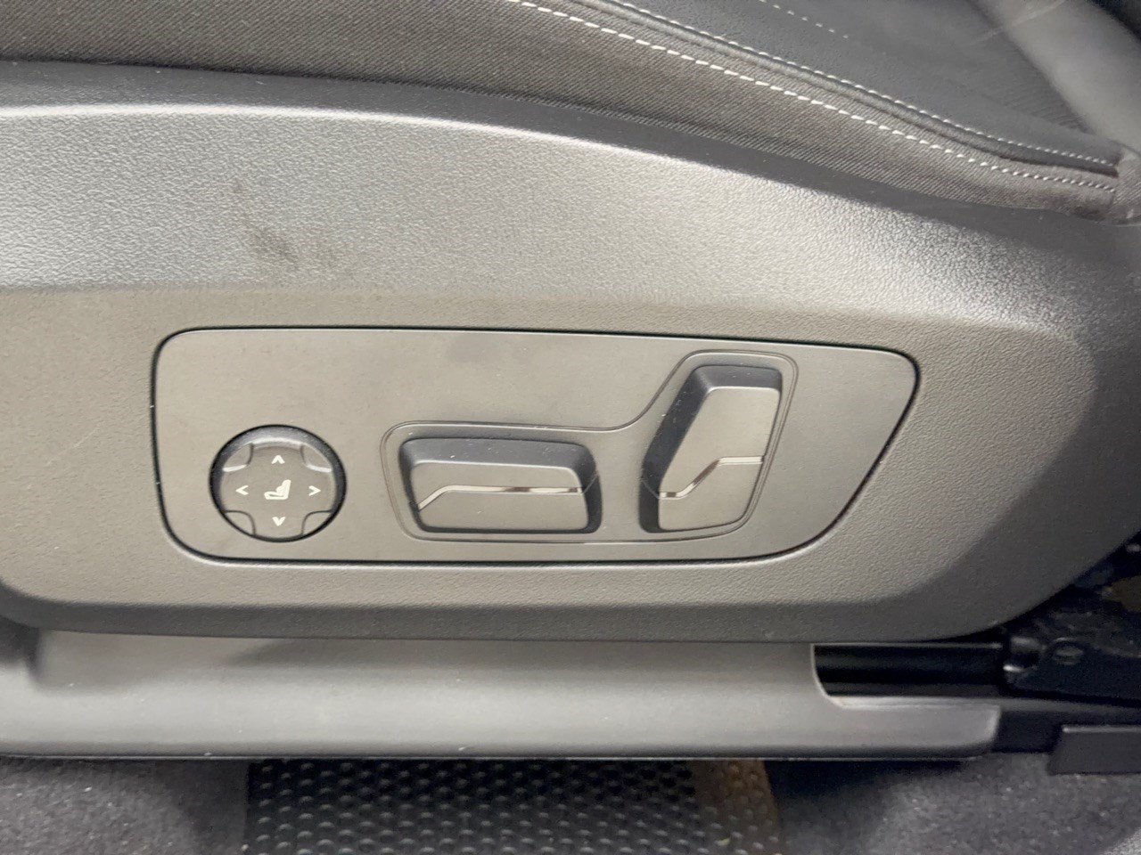 Used 2026 BMW X1 xDrive28i AWD/4WD image 16
