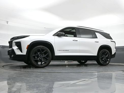 Used 2024 Chevrolet Traverse RS AWD/4WD image 45
