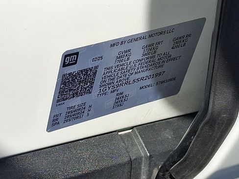 Used 2025 Cadillac Escalade ESV Sport Platinum w/ LPO, Floor Liner Package AWD/4WD image 26