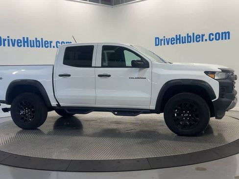 Used 2024 Chevrolet Colorado Trail Boss w/ Technology Package image 4