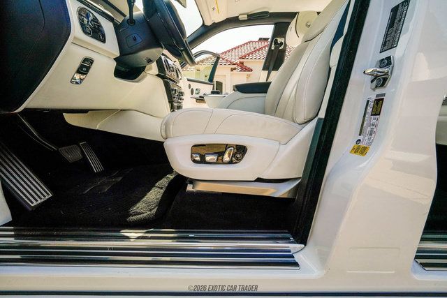 Used 2020 Rolls-Royce Phantom Sedan RWD image 43