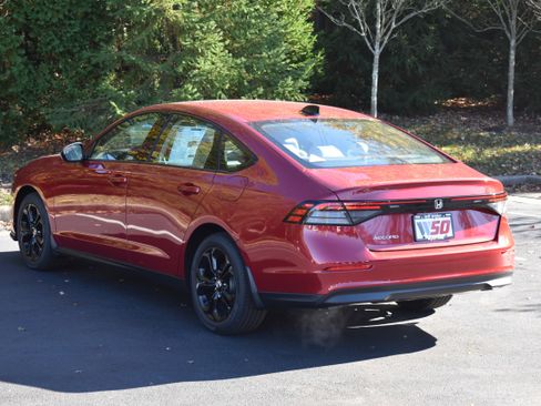 New 2025 Honda Accord SE image 5