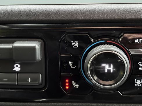 Used 2022 Chevrolet Silverado 1500 High Country image 55