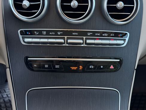 Used 2020 Mercedes-Benz GLC 300 4MATIC image 31