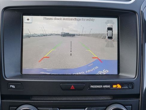 Used 2017 Ford Explorer XLT w/ Equipment Group 202A FWD image 12