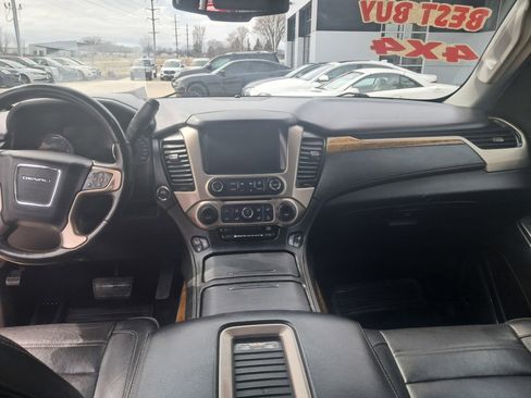 Used 2017 GMC Yukon XL Denali w/ Open Road Package image 4