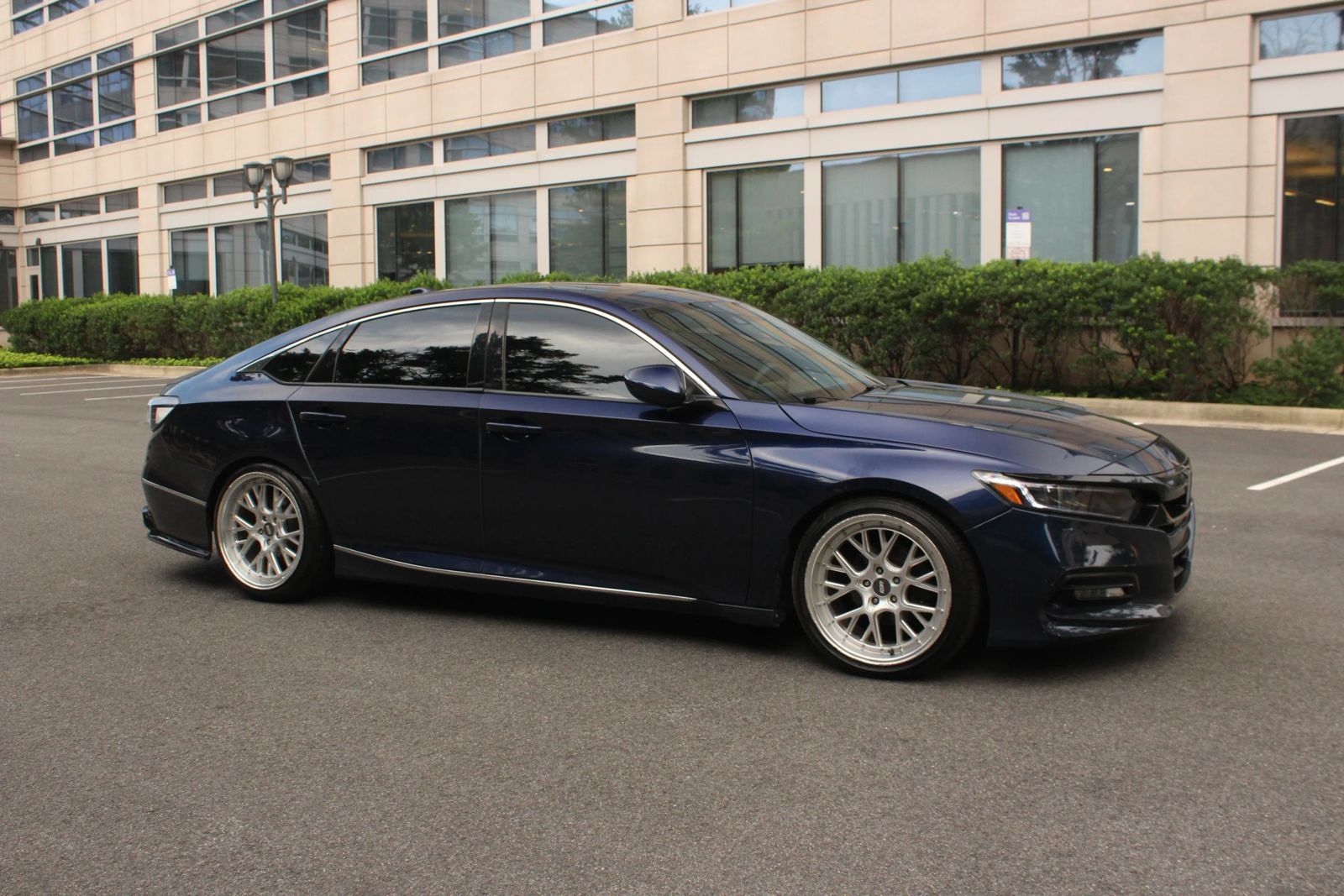 Used 2019 Honda Accord EX image 2