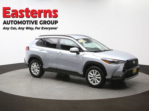 Used 2023 Toyota Corolla Cross LE image 45