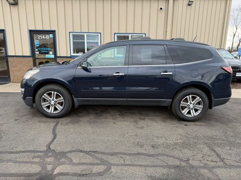 Used 2017 Chevrolet Traverse LT image 5