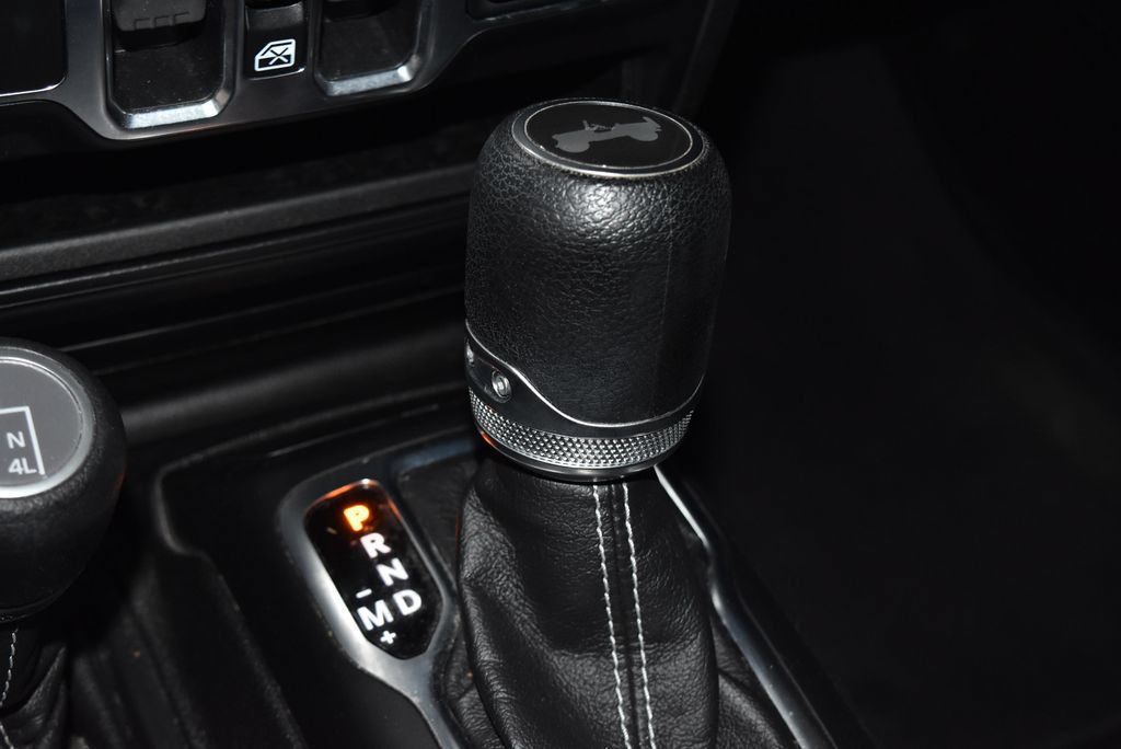 Used 2021 Jeep Wrangler Unlimited Sahara w/ LED Lighting Group AWD/4WD image 16