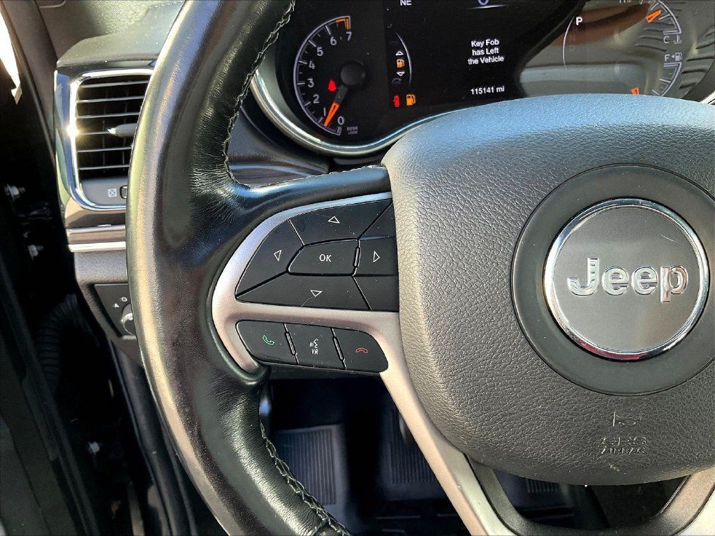 Used 2020 Jeep Grand Cherokee Overland AWD/4WD image 13