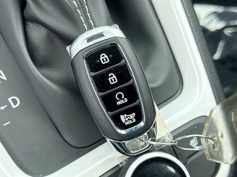 Used 2026 Hyundai Venue SEL FWD image 23