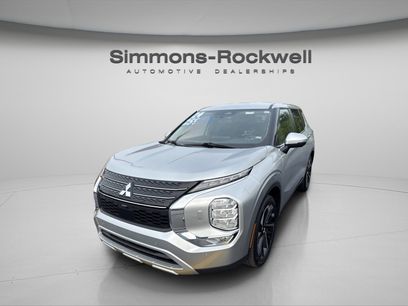 Used 2024 Mitsubishi Outlander SE