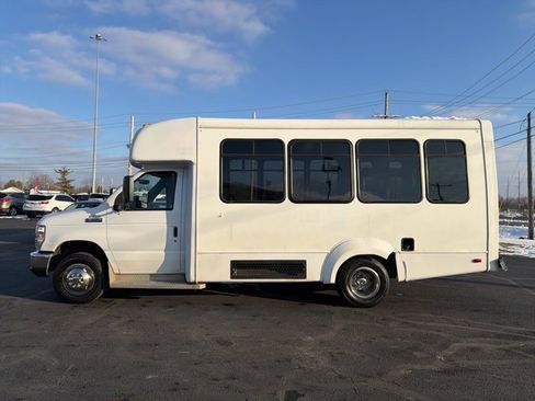 Used 2019 Ford E-350 and Econoline 350 Super Duty w/ Shuttle Bus Prep Package image 4