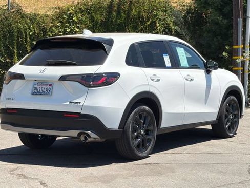 Used 2024 Honda HR-V Sport image 4