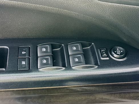 Used 2017 GMC Canyon SLE image 23